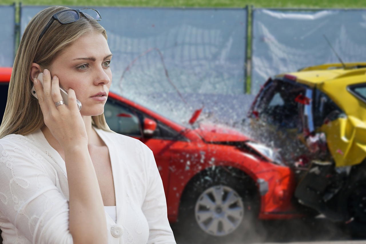 Car Insurance, car crash, phone call, woman,